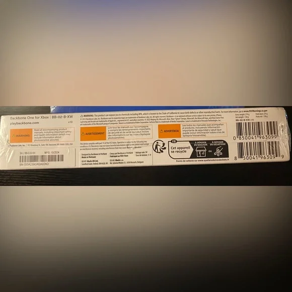 XBOX BACKBONE Handheld Gaming Console for iPhone - Picture 4 of 5